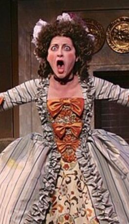 She Stoops to Conquer